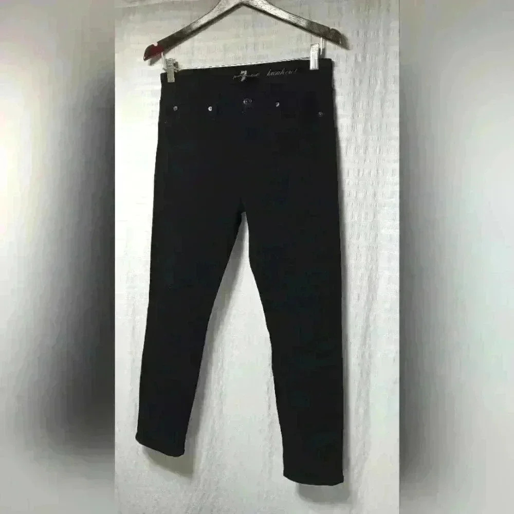 7 For All Man Kind Karah straight leg crop. Ladies size 28